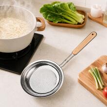 Écumoire premium en acier inoxydable avec manche en bois - Cuillère de cuisson à maille fine, convient pour la préparation des aliments et l'égouttage de l'huile - Choix idéal pour les pâtes et les nouilles, parfait pour les cuisines domestiques et les restaurants - Multicolore - Voir 13