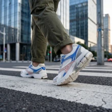男士粗獷復古慢跑鞋 透氣網布氣墊防滑休閒運動鞋 - 白色 - 查看 2
