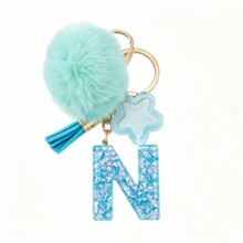 Llavero de letra A-Z con pompones rosa pastel, colgante de bolso y anillo de llaves elegante, accesorio festivo para bolso, regalo imprescindible para el Día de San Valentín/Cumpleaños/Año Nuevo - Turquesa - Ver 17