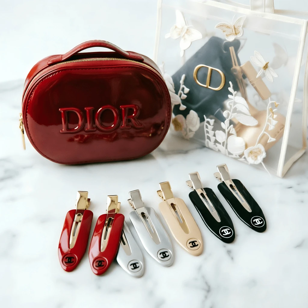 CHANEL & Dior 3-Piece Set: Butterfly Tote, Red Makeup Bag & Metal Hair Clips - Luxury Daily Purse, Travel Organizer & Hair Styling Tools - 紅色 - 查看 1