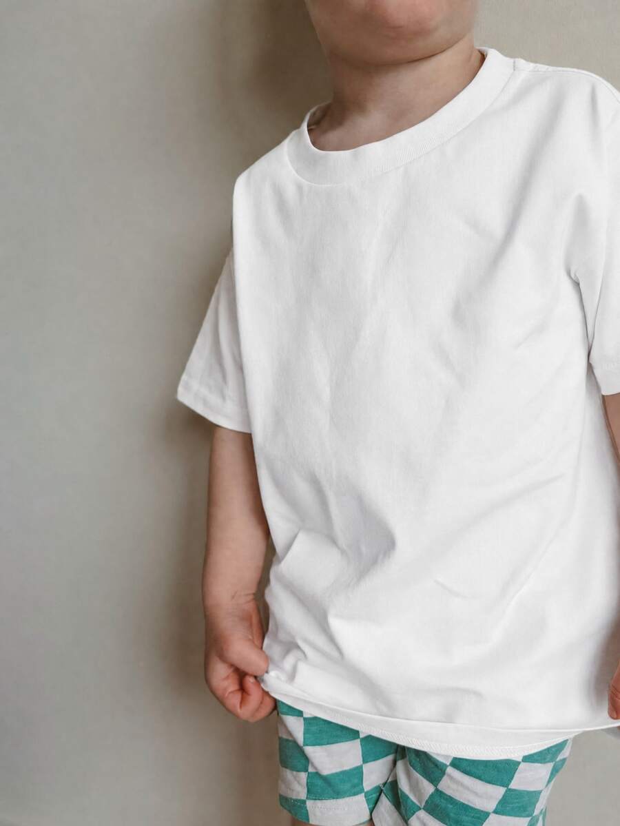 1pc Boys' Basic White Short Sleeve T-Shirt, Minimalist Round Neck Short Design, Soft & Skin-Friendly Fabric, Suitable For Layering Or Casual Wear, Essential For School And Daily Life - White - View 1
