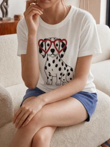 Conjunto Feminino com Top de Manga Curta, Gola Redonda, Estampa de Cachorro Pintado em Bottom Branco e Shorts de Cor Sólida - Branco - Visão 5