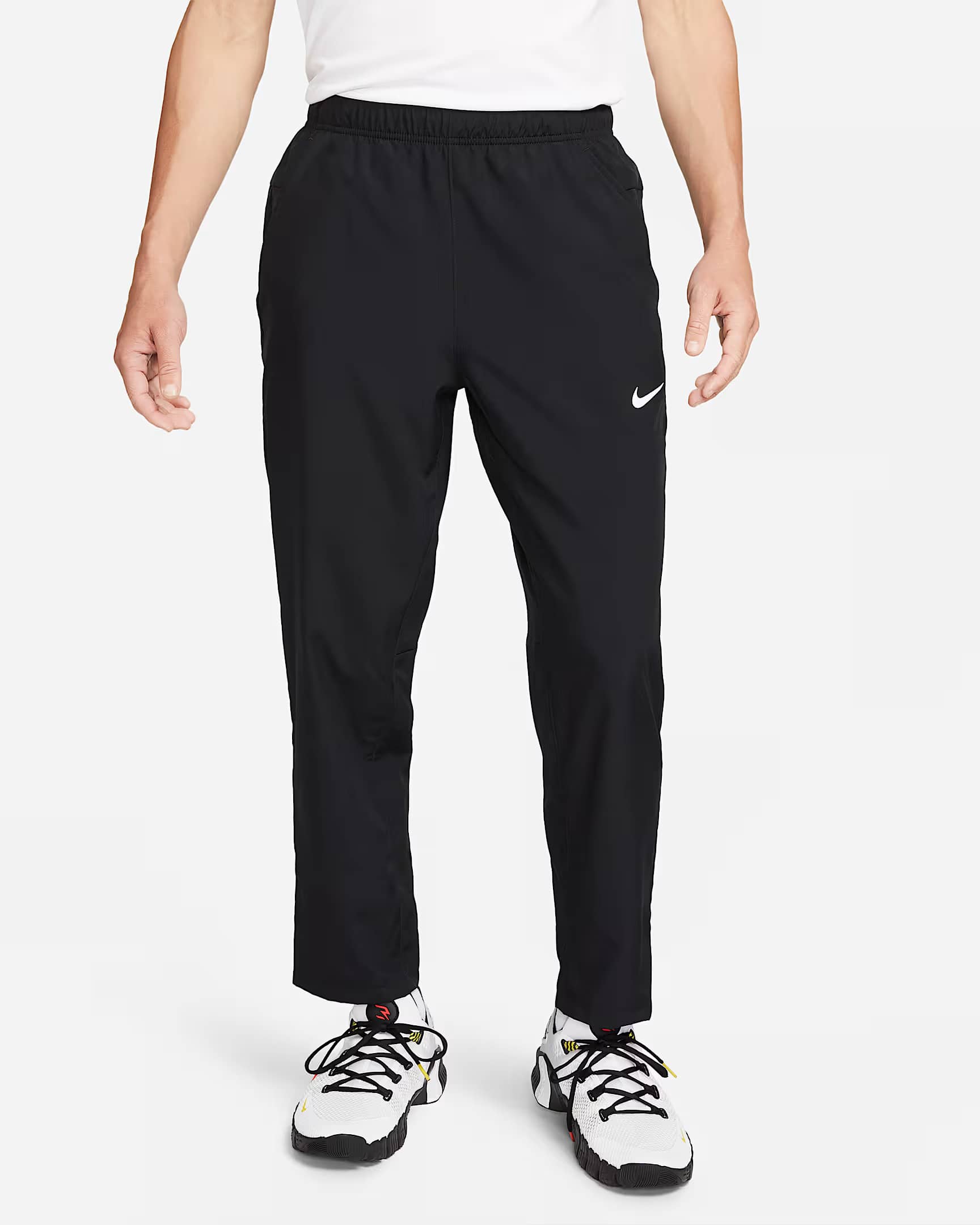 Nike Form Dri-FIT 男款多功能快乾長褲,標準版型,吸濕排汗且快速乾燥,幫助你在訓練期間保持乾爽舒適 FB7491-010 - 黑色 - 查看 1