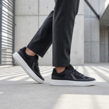 Baskets basses ultra confortables pour hommes, tige en maille respirante, semelle antidérapante, légères, blanches, semelle épaisse, chaussures de marche et de trajet - Noir et Blanc - Voir 2