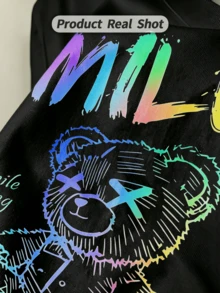 Camisa de manga corta de cuello redondo suave y casual de verano para hombre, con estampado gráfico de oso sonriente holográfico para uso diario. - Negro - Ver 2