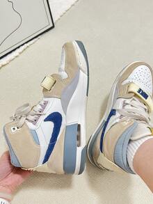 Nike Sepatu Basket High-Top Jordan Legacy 312 3-in-1 dengan Bantalan Velcro, Kenyamanan Retro Rebound, Ukuran GS Unisex - Putih/Krem/Biru - View 2