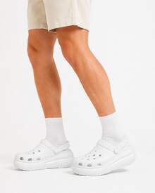 Crocs卡駱馳 Crush Clog 泡芙時尚休閒厚底增高 洞洞鞋 5.2cm 男女同款 白色 - 白色 - 查看 10