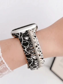 1pc Stylish Black & White Heart Print Silicone Band For Apple Watch Band 38/40/41/42/44/45/46/49mm 1-11 Series Women's Elegant Replacement Strap - Black and White - View 2
