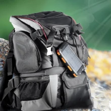 Power Bank Solar de Carga Rápida 20000 mAh Batería Portátil Externa Impermeable con Brújula y Linterna Doble para Camping Senderismo Excursionistas Viajes de Verano Compatible con iPhone 15 14 13 Pro Max  Galaxy S24 S23 Ultra - 1 unidad - Ver 4