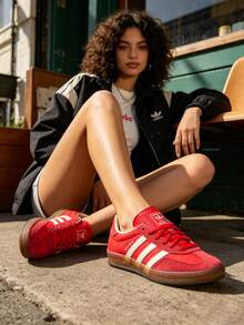 Adidas 女士 Gazelle 室内外日常旅行运动休闲鞋 JS1411 - 亮粉紅螢光/淺猩紅/乳白色 - 查看 3