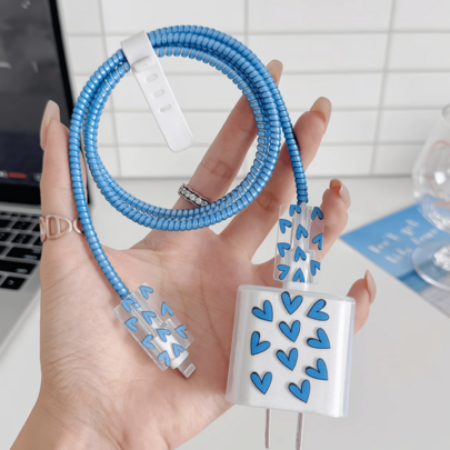 5pcs Deep Blue Black Border Heart Pattern Design Phone Charger Protection Set, Charging Cable Protector, Charger Head Cover, 20W/18W Charger Compatible, Holiday Small Gift, Cute Japanese And Korean Style For Girlfriend And Best Friend