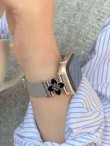 1條中性時尚三葉草米蘭式錶帶，適用於Apple Watch 44/40/41/45/42/46/38/Ultra 2 49mm，磁吸金屬錶鏈，奢華不鏽鋼錶帶，商務風格，運動錶帶適用於Apple Watch女性錶帶系列11/10/9/8/7 SE/6/5/4/3/2/1 - 銀色 - 查看 9
