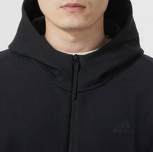 Chaqueta deportiva con capucha adidas ZNE, chaqueta deportiva informal con capucha y logo de color liso para hombre. - Negro - Ver 5