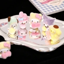 (隨機1件) 正版授權 Sanrio 十二生肖桌面擺飾，Hello Kitty 主題迷你桌面裝飾，成人居家造型配件，14+ - 彩色 - 查看 1