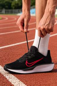 Nike 男士 QUEST 6 跑步鞋 舒適輕量緩震運動鞋 日常運動旅行休閒鞋 透氣網布跑步鞋 FD6033-011 - 黑色 - 查看 2