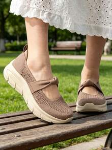 Skechers 女款休閒鞋 2026 新款：MODERN D'LUX 女款時尚低筒鞋，戶外日常輕量運動鞋 159117-MOC - 摩卡色 - 查看 2