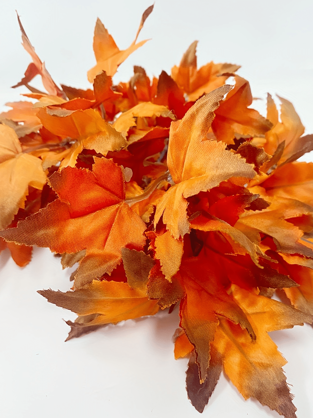 1/3pcs 15 Inch Artificial Maple Leaf Stems, Faux Autumn Foliage Stems, Thanksgiving Table Centerpiece Decor, Halloween Party, Vase Filler, Home Living Room Bedroom, Office, Wedding Arrangement, Fireplace Mantel, Window Display, Seasonal Decoration