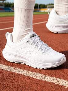 Skechers 女款 GO RUN CONSISTENT 2.0 輕量透氣緩震舒適運動鞋，適合日常通勤、戶外運動與休閒穿著，建議訂購小一號 128638-WBK - 白色/黑色 - 查看 3