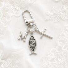 Llavero Personalizado con Inicial C Jesús Pez Cruz - Llavero Religioso de Aleación de Zinc, Con Diseño Inspirador Perfecto Para Accesorios Unisex, Llavero Inspirador | Llavero Religioso | Llavero Para Mochila - Pez de Jesús plateado - Ver 4