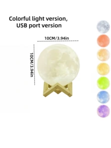這款 3D 月亮造型小夜燈採用 USB 供電，可作為床頭燈使用。便攜輕巧，發出柔和光芒。是聖誕節、情人節和萬聖節的創意禮物，非常適合送給家人和朋友。 - 彩色 - 查看 11
