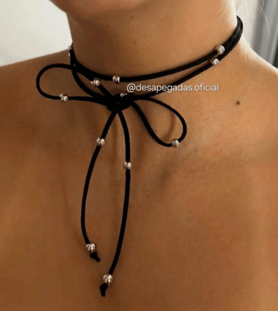 Colar feminino camurça country courinho de amarrar lançamento boiadeira Ana C acessórios Chocker com bolinhas bolas de amarrar