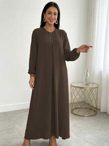 1 buah Gaun Abaya Sederhana Gaya Madinah, Pakaian Kasual Esensial, Busana Tradisional yang Indah, Desain Lipatan Depan yang Elegan - MultiWarna - View 15