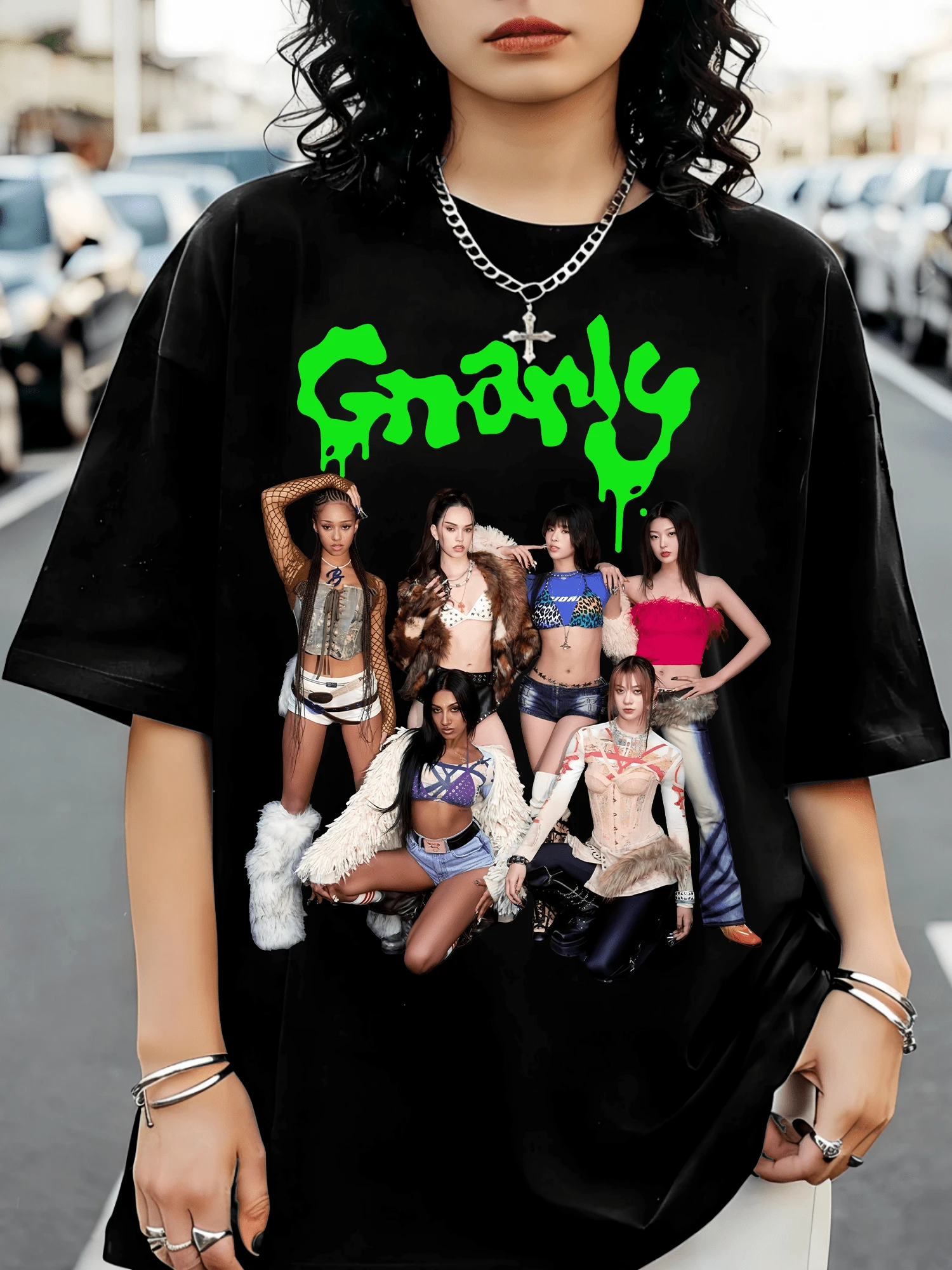 KATSEYE Gnarly Drip Style Fan Graphic T-Shirt - 黑色 - 查看 1