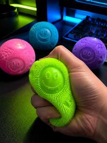 1 pièce Jouet en peluche souple et moelleux en forme de visage souriant rond pour enfants, jouet anti-stress doux et duveteux, jouet sensoriel de décompression mignon de dessin animé pour garçons et filles - Multicolore - Voir 4