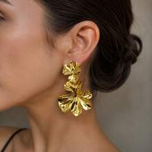 1 Pair KC Gold Double-Layer 3D Petal Earrings, Iron Body Electroplated With 24K Gold, Elegant And Unique, Eye-Catching - Petal - View 6
