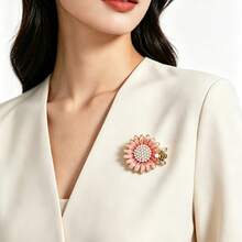 Bee Sunflower Brooch, Fashion Creative Premium Brooch, Exquisite Personalized Elegant Versatile Clothing Accessory - Sunflower Brooch - View 3