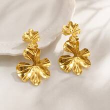 1 Pair KC Gold Double-Layer 3D Petal Earrings, Iron Body Electroplated With 24K Gold, Elegant And Unique, Eye-Catching - Petal - View 3
