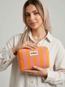 Bolsa de Maquiagem de Grande Capacidade na Moda, Bolsa de Viagem Fofa com Padrão Listrado de Blocos de Cores, Clutch Elegante e Sofisticada de Estilo Boêmio, Bolsa de Higiene Pessoal Portátil com Zíper para Viagem, Bolsa de Armazenamento Portátil, Essencial de Viagem, Suprimentos de Volta às Aulas, Conjunto de Bolsa de Maquiagem de Tecido Macio, Carteira e Bolsa Feminina na Moda, Adequado para Casa, Viagem, Férias e Escola, Essencial de Quarto, Presente de Madrinha, Presente do Dia das Mães, Presente de Aniversário. (Padrão Aleatório) - Laranja - Visão 6
