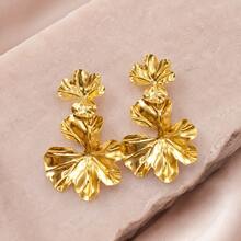 1 Pair KC Gold Double-Layer 3D Petal Earrings, Iron Body Electroplated With 24K Gold, Elegant And Unique, Eye-Catching - Petal - View 5