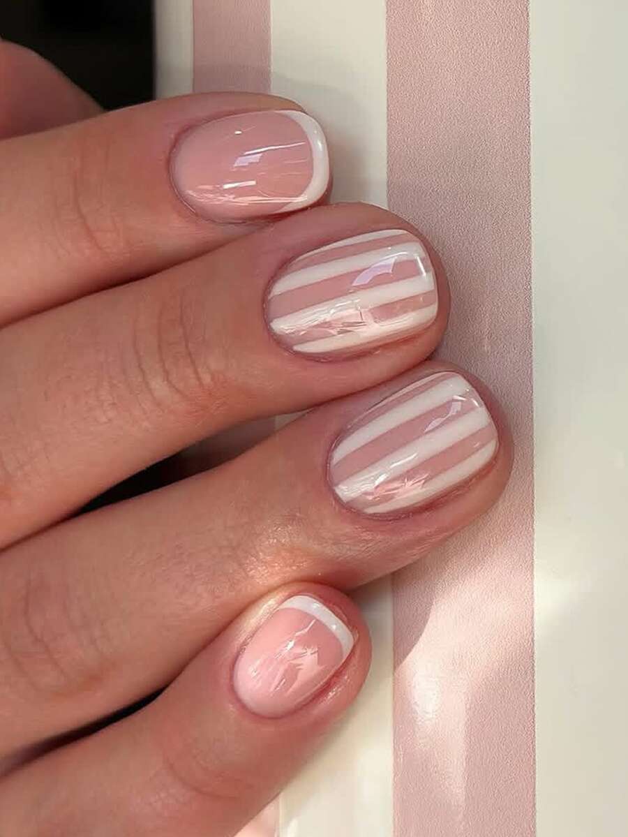 24pcs French White Striped Short Almond Shaped Fake Nails Nail Art Set, Includes 1 Sheet Adhesive Backing And 1 Nail File, Suitable For Daily Wear - 彩色 - 查看 1