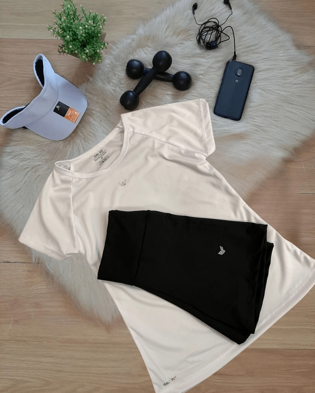Women's Gym Set: Dry Fit T-Shirt + Short Fitness Sports Shorts - Premium Lightweight And Comfortable Women's Gym Kit - 白色+黑色短褲 - 查看 1