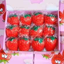1個 Squishy-Curiosities 口袋迷你逼真草莓捏捏樂，光滑慢回彈壓力舒緩擠壓玩具，紅色小莓果感官紓壓玩具，適合成人旅行焦慮舒緩，可掛在旅行包上的迷你小道具 - 彩色 - 查看 2