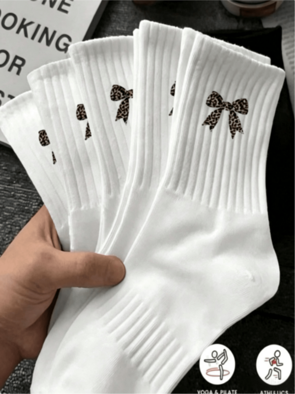 40/30/24 pares de calcetines deportivos cómodos unisex, adecuados para deportes y entrenamiento; calcetines de mujer hasta la rodilla, adecuados para uso casual y de negocios. Antibacterianos y suaves, color negro y blanco, resistentes al olor, absorbentes de humedad, ligeros y transpirables, adecuados para uso en otoño/invierno. También disponibles en 20/10/8/6/4/2 pares, excelente transpirabilidad.