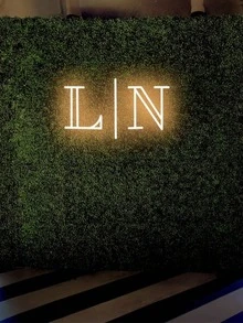 Custom Heart-Shaped LED Neon Sign, Personalized Letters, Suitable For Valentine's Day, Wedding And Romantic Gifts, USB Powered, Multi-Color Lighting, Applicable For Party, Bar, Cafe, Home Decor, Garden Decor And Bedroom Decor - Style F - View 4