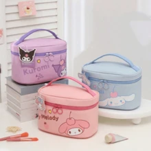官方授權 Sanrio 系列彩色 PU 化妝包，可愛手提包與手拿包，適合存放化妝品、珠寶與個人用品，旅行方便攜帶 - 查看 3