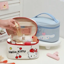 官方授權 Sanrio 系列彩色 PU 化妝包，可愛手提包與手拿包，適合存放化妝品、珠寶與個人用品，旅行方便攜帶 - 查看 5