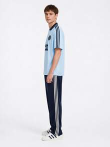 adidas originals × Oasis 聯名款 情人節限定 巡迴賽提花復古柔軟寬鬆短袖足球衣 男女同款 - 藍色 - 查看 8