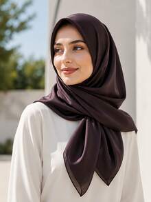 1pc 90cm*90cm Minimalist Classic Silk Print Bandana Scarf For Women, Fashionable Professional Neck Scarf, Casual Versatile Headwrap, Bag Accessory, Suitable For Business Meetings/Leisure Travel/Holiday Gatherings - Multicolor - View 3