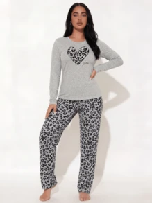 Snug League Gray Heart Print Long Sleeve Top & Pants Pajama Set For Women, Winter Clothes - Grey - View 6