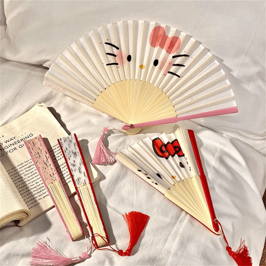 Sanrio 1/件 Hello Kitty 卡通可愛貓咪便攜式可折疊小扇子，戶外隨身攝影舞扇，夏季竹扇，生日禮物、情人節、婚禮、節日派對、開學、畢業、舞會、旅行配件、露營，夏季完美選擇