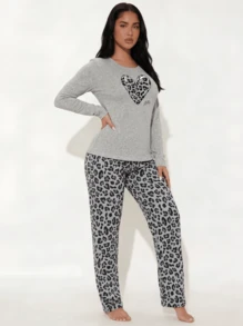 Snug League Gray Heart Print Long Sleeve Top & Pants Pajama Set For Women, Winter Clothes - Grey - View 1