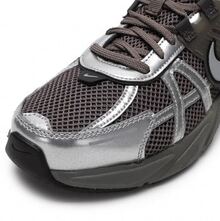 Nike V2K Run Comfortable And Versatile Low-Top Running Shoes For Men, Suitable For Casual Urban Commuting, Silver Brown - Silver Brown - View 9