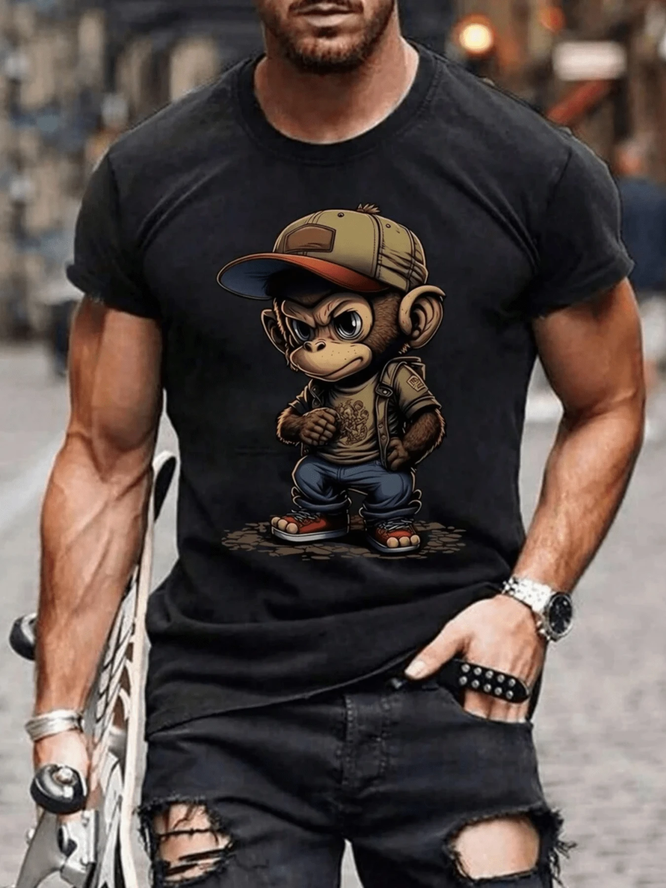 Figura de mono urbano con gorra y actitud relajada camiseta de hombre moderna para uso diario y salidas casuales - Negro - Ver 1