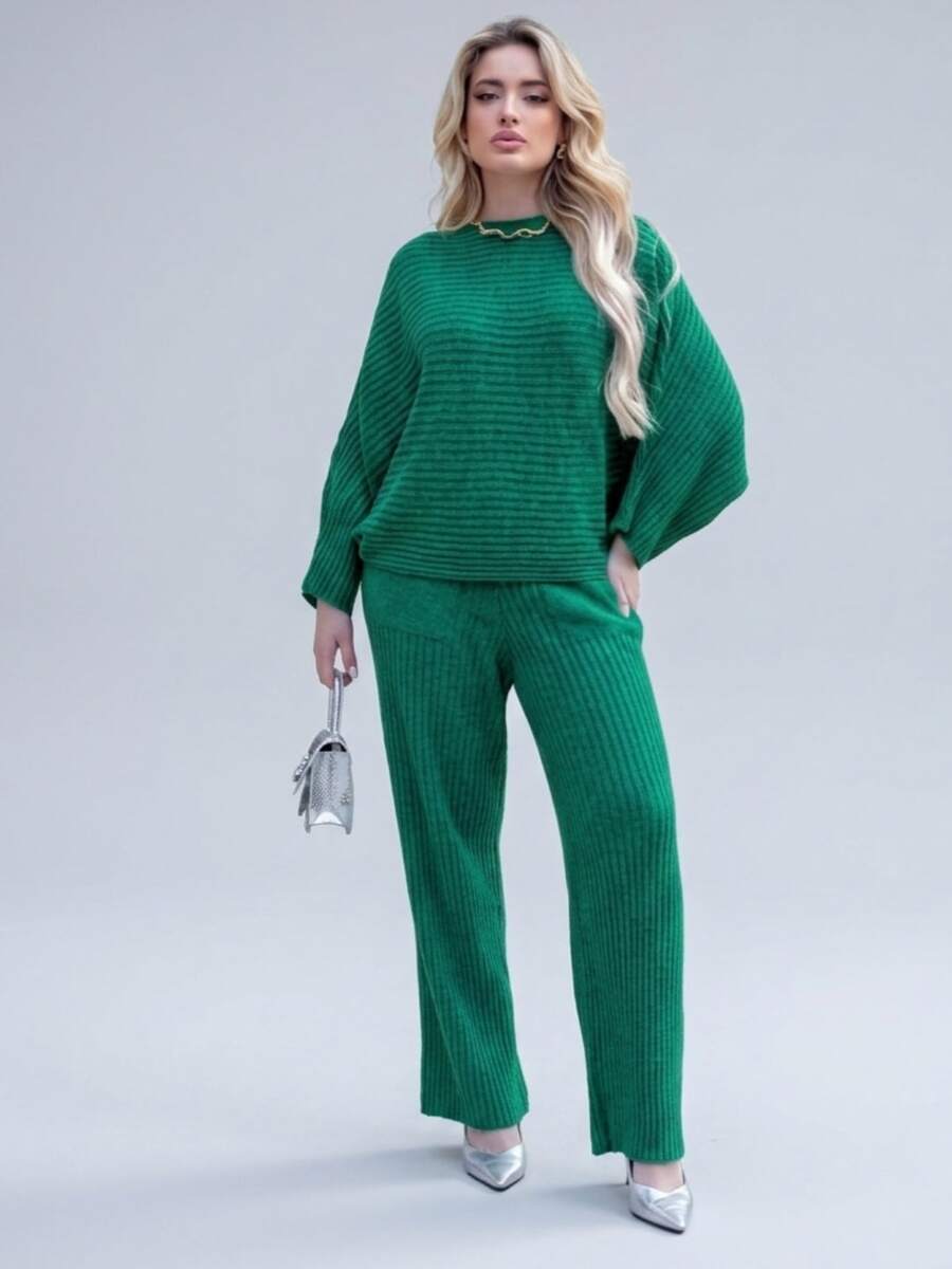 Women's Cold Weather Set In Ribbed Mousse Knit - Oversized Blouse And Pants | Fits Sizes 36 To 44 | Textured Pattern | Wool-Like Fabric | Drawstring Pocket | Women's Clothing | Everyday | Autumn/Winter - Green - View 1