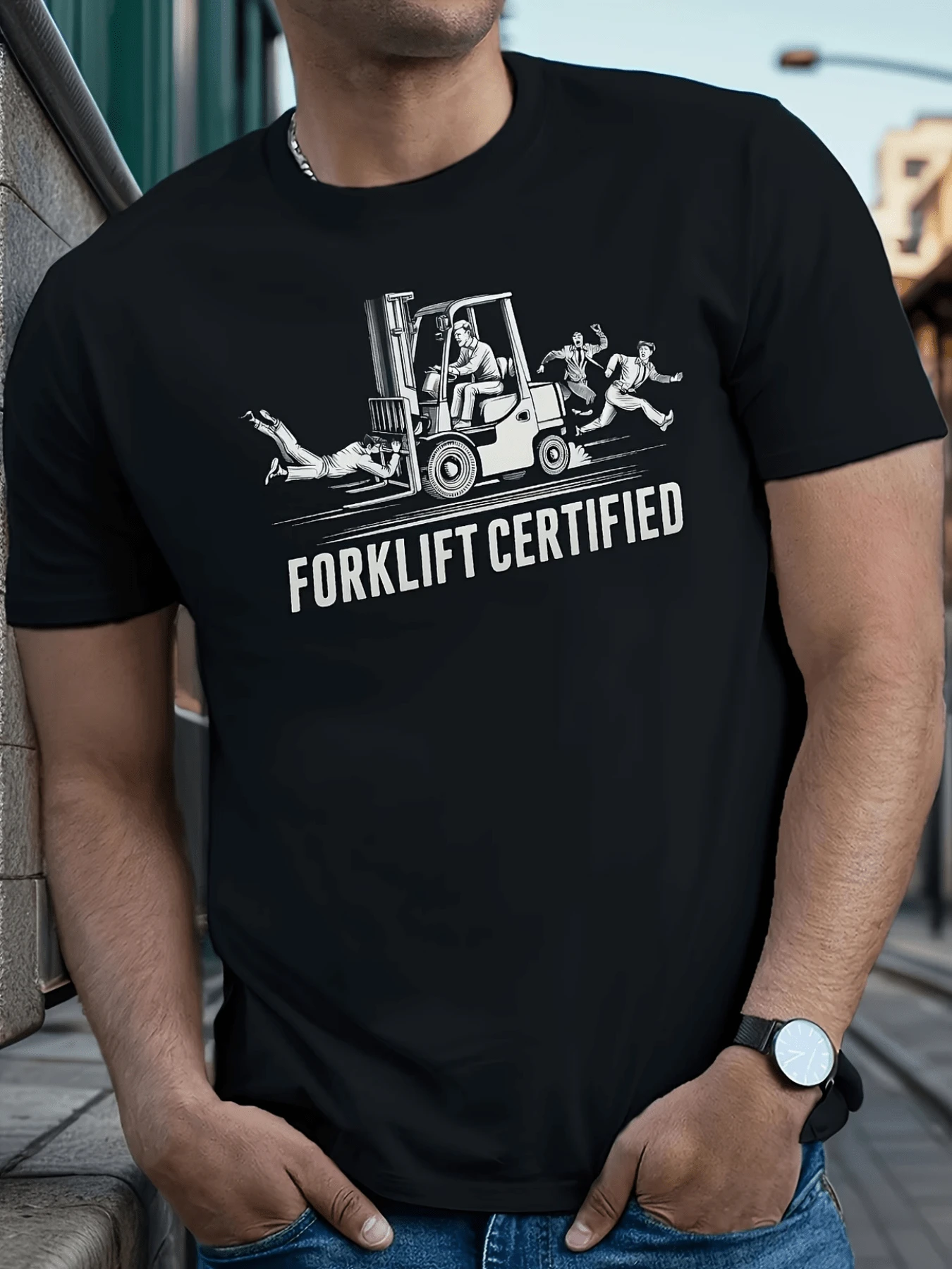 Un dibujo divertido muestra a un hombre conduciendo una carretilla elevadora mientras otros corren gritando en una escena humorística camiseta de hombre - Negro - Ver 1
