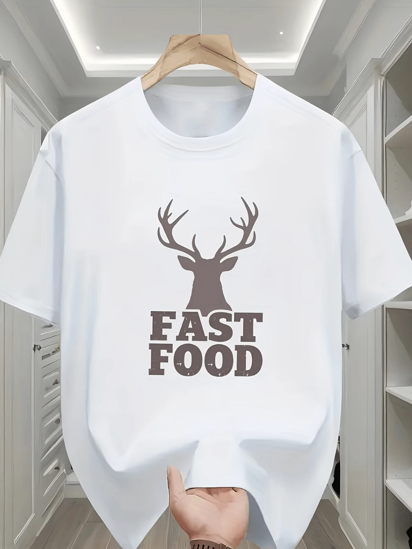 Cabeza de ciervo simboliza fuerza y velocidad con texto divertido FAST FOOD expresar humor salvaje moderna camiseta de hombre cómoda casual urbana - Blanco - Ver 1